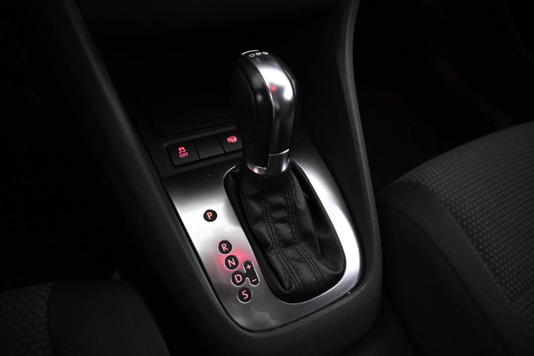 VOLKSWAGEN Golf 2013