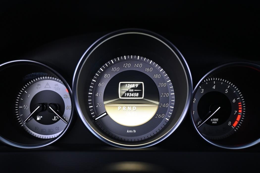 MERCEDES-BENZ C 2012