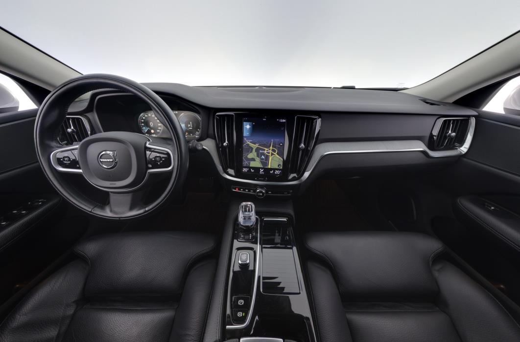 VOLVO V60 2022
