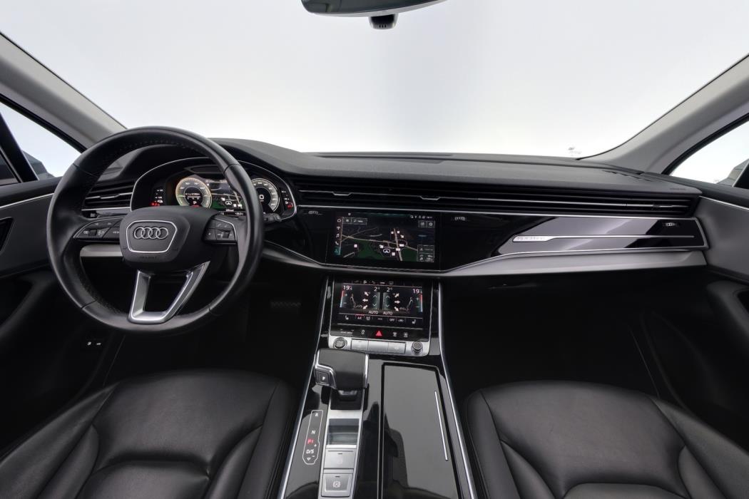 AUDI Q7 2021