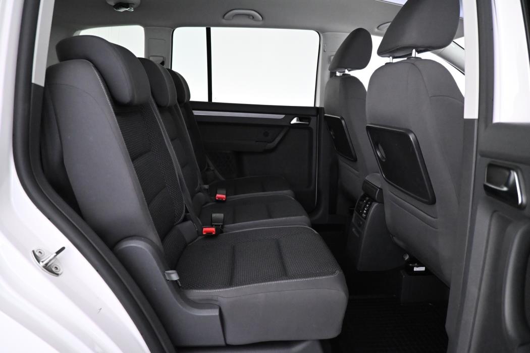 VOLKSWAGEN Touran 2012