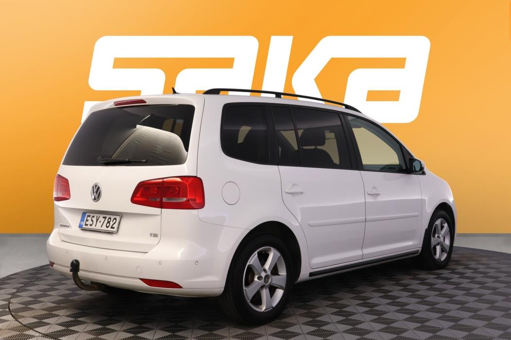 VOLKSWAGEN Touran 2012