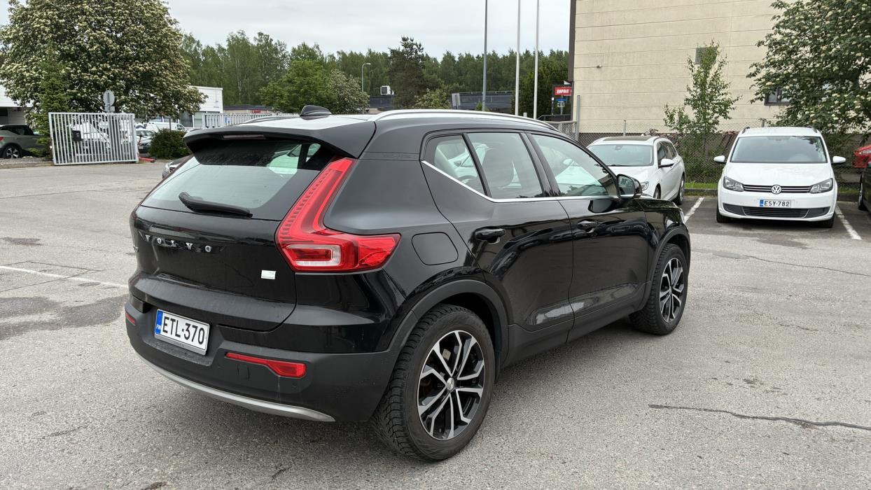 VOLVO XC40 2021