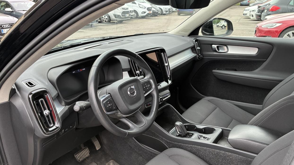 VOLVO XC40 2021
