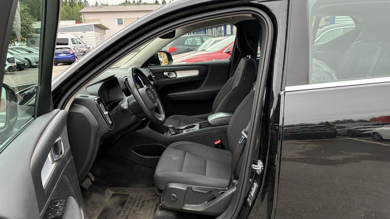 VOLVO XC40 2021