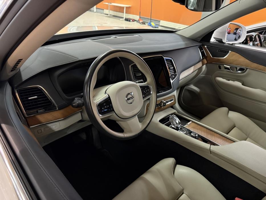 VOLVO XC90 2022