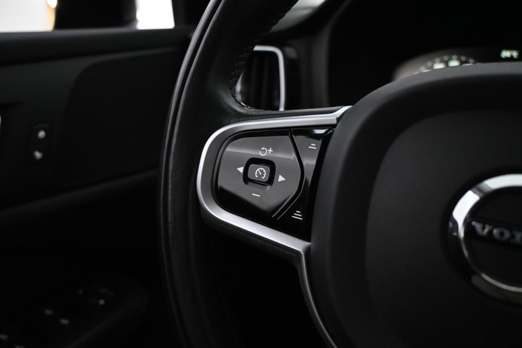 VOLVO V60 2021