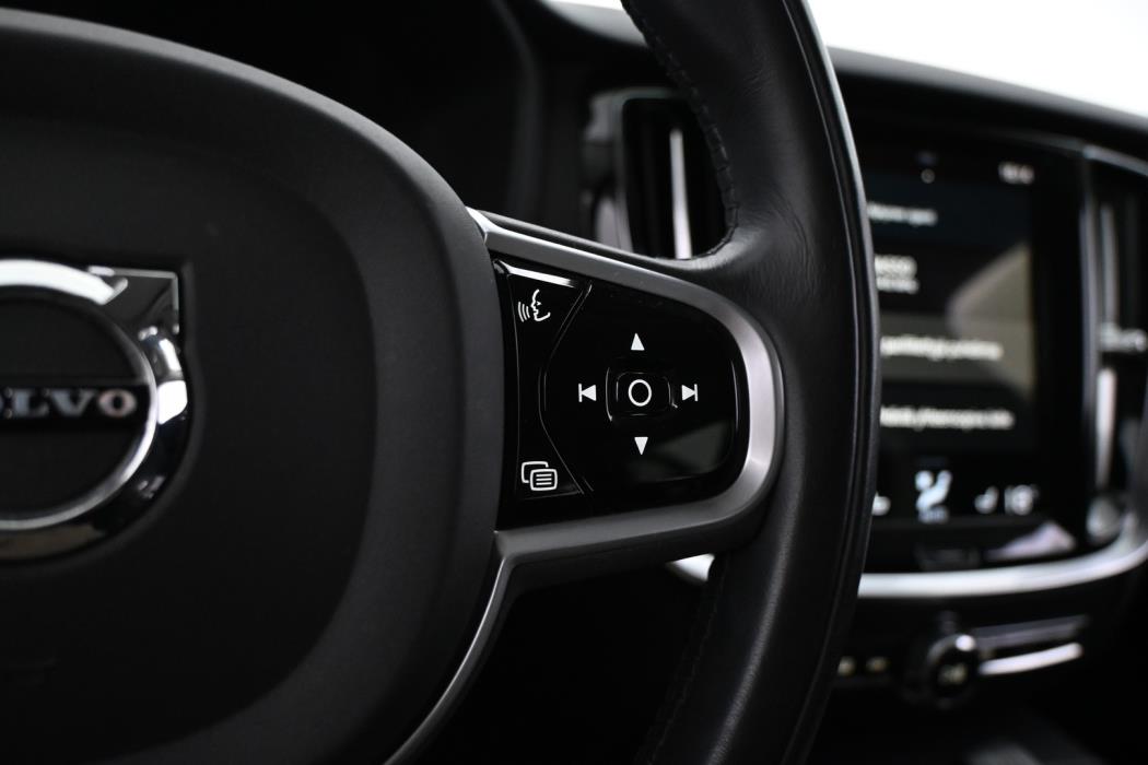 VOLVO V60 2021