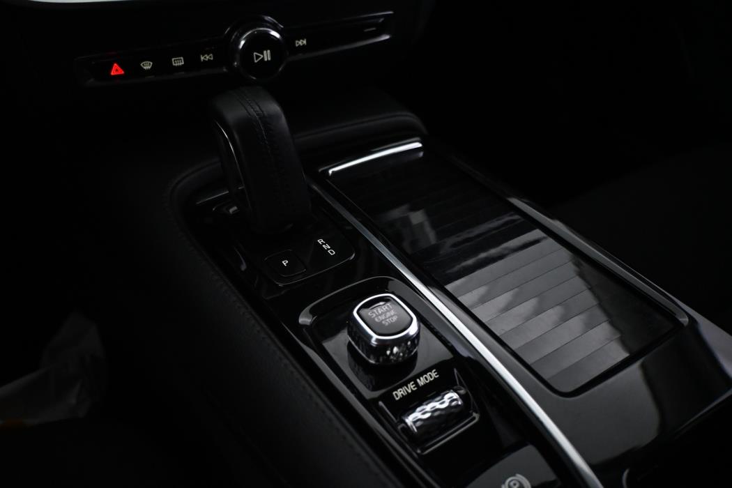 VOLVO V60 2021