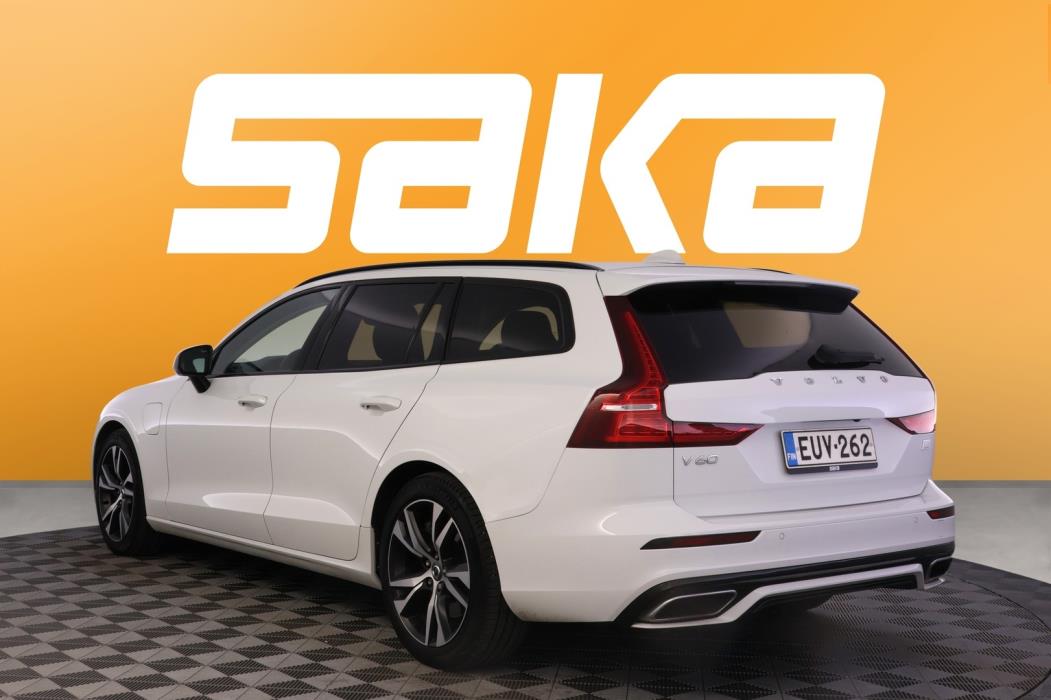 VOLVO V60 2021