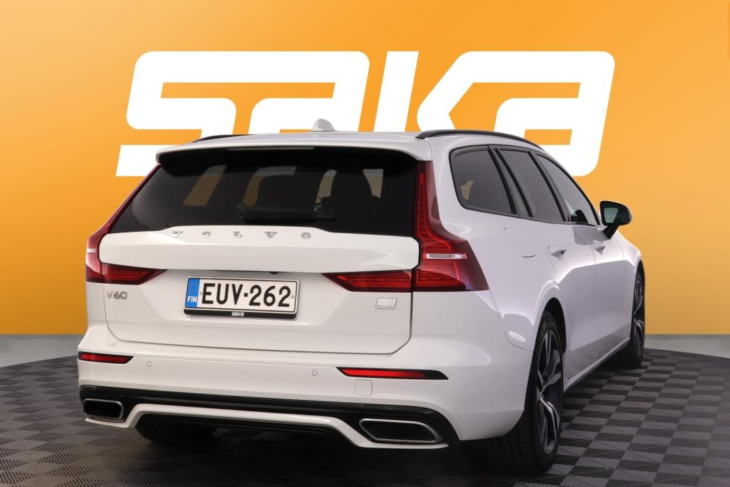 VOLVO V60 2021