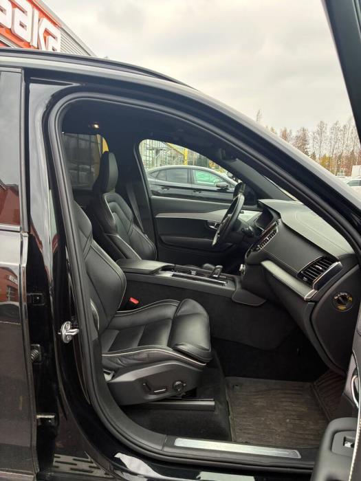 VOLVO XC90 2022