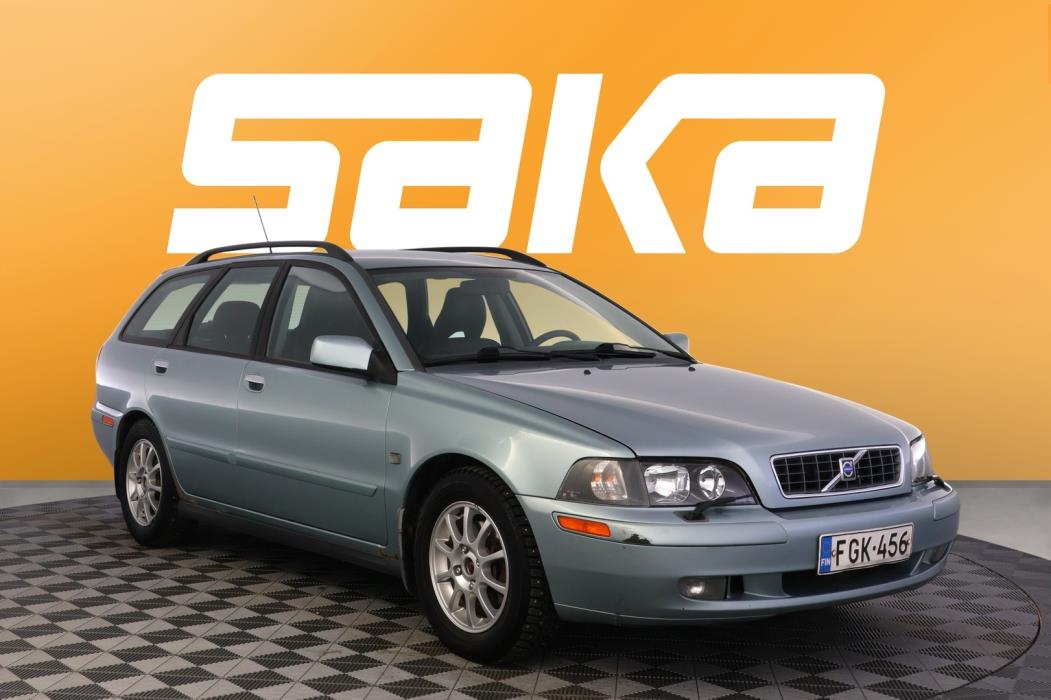 VOLVO V40 2004