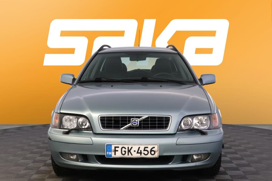 VOLVO V40 2004