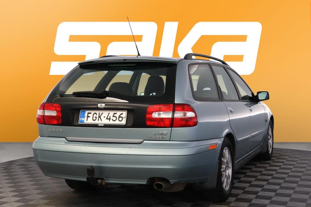 VOLVO V40 2004