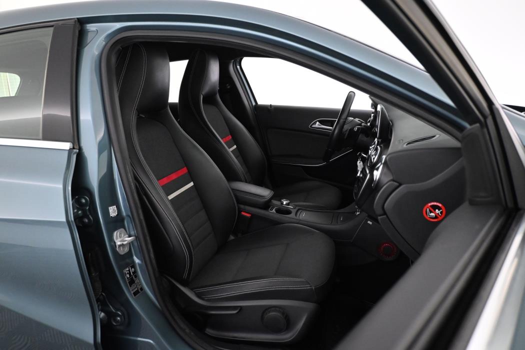 MERCEDES-BENZ A 2014