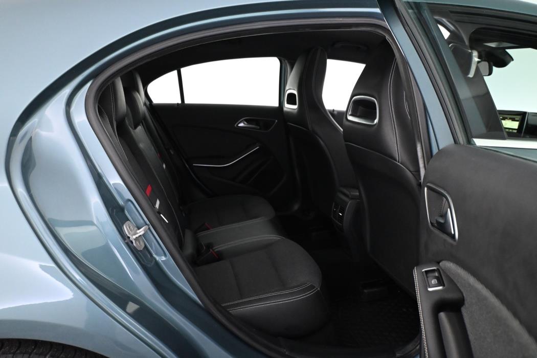 MERCEDES-BENZ A 2014