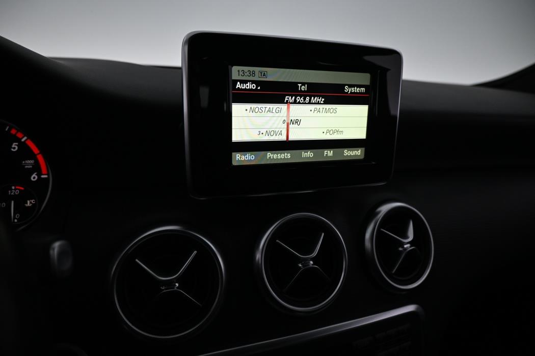 MERCEDES-BENZ A 2014