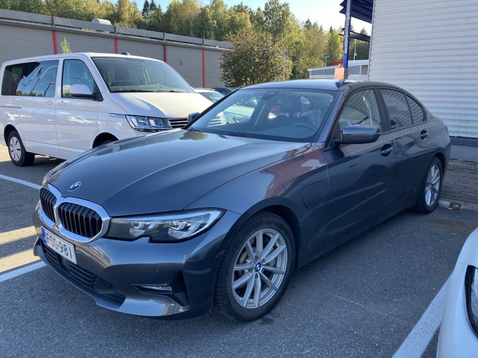 BMW 330 2020