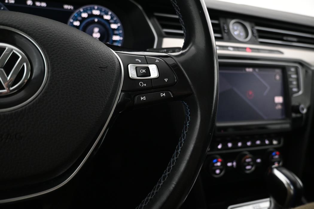 VOLKSWAGEN Passat 2017