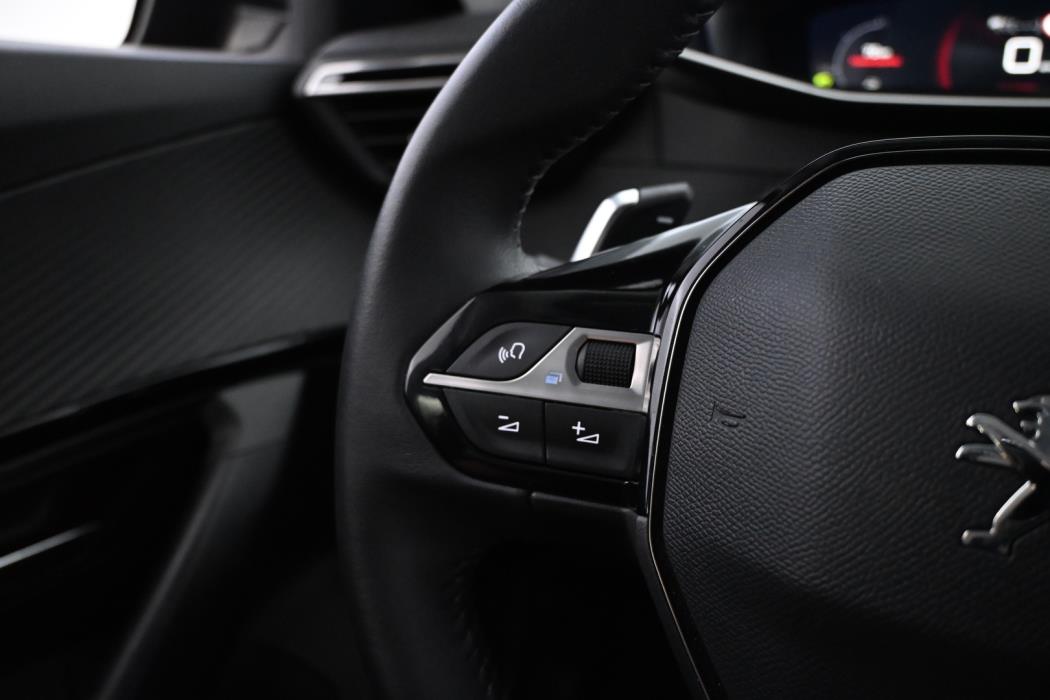 PEUGEOT 2008 2021
