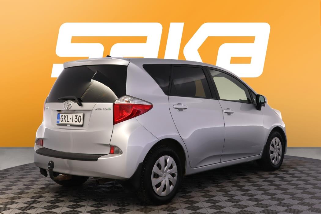 TOYOTA Verso-S 2012