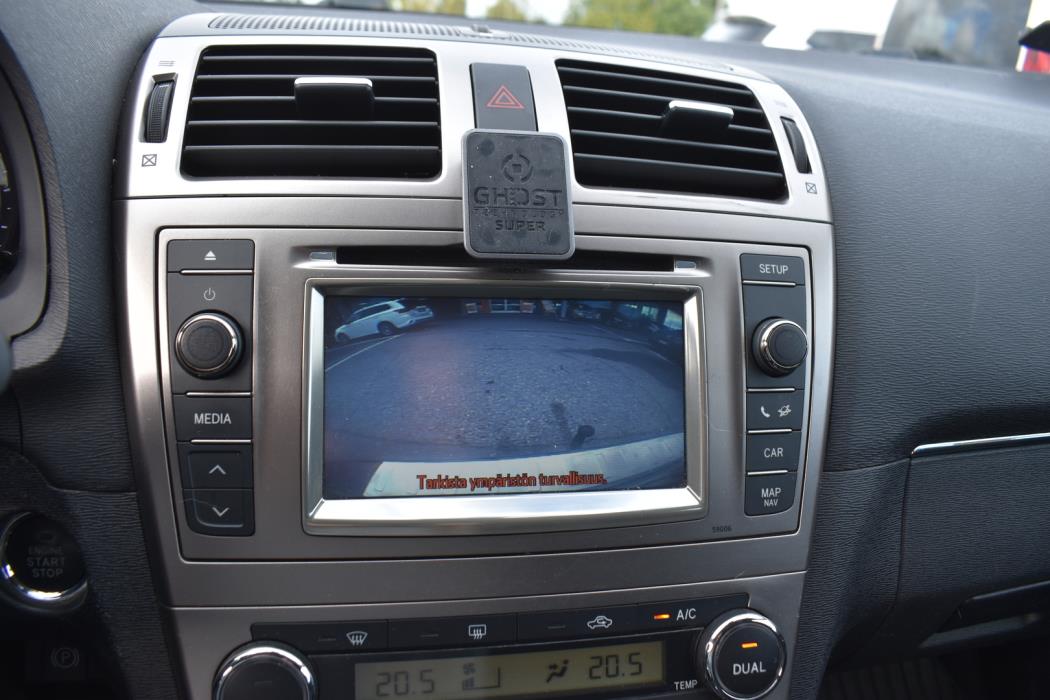 TOYOTA Avensis 2012