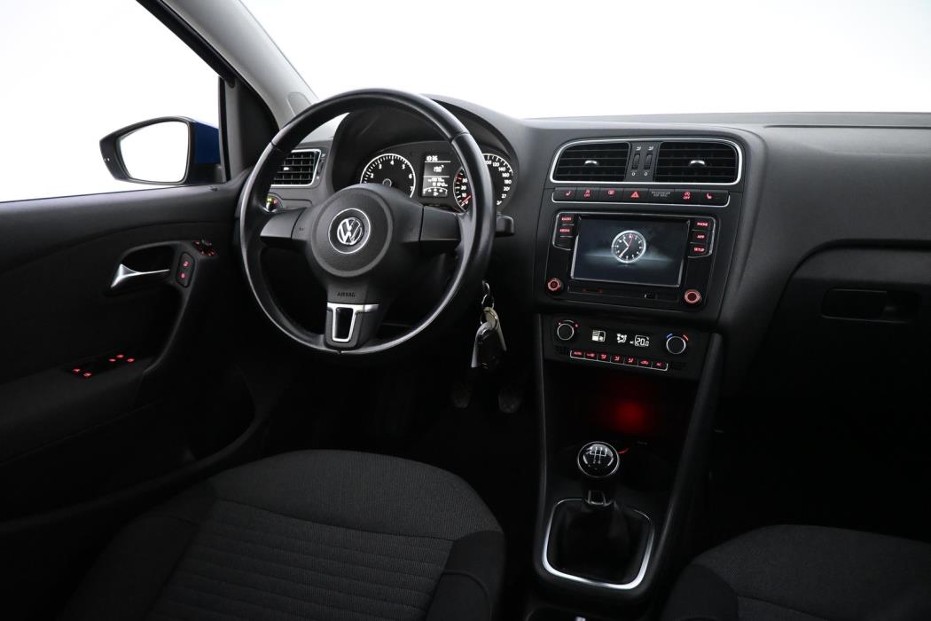 VOLKSWAGEN Polo 2013