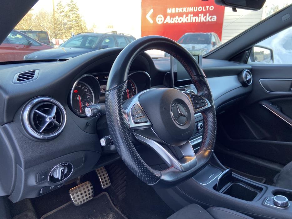 MERCEDES-BENZ CLA 2017