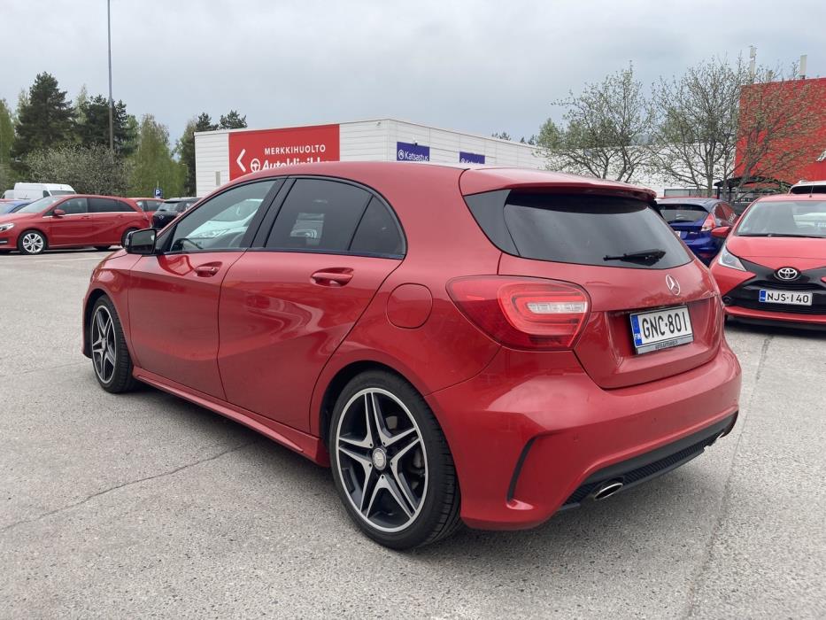 MERCEDES-BENZ A 2015
