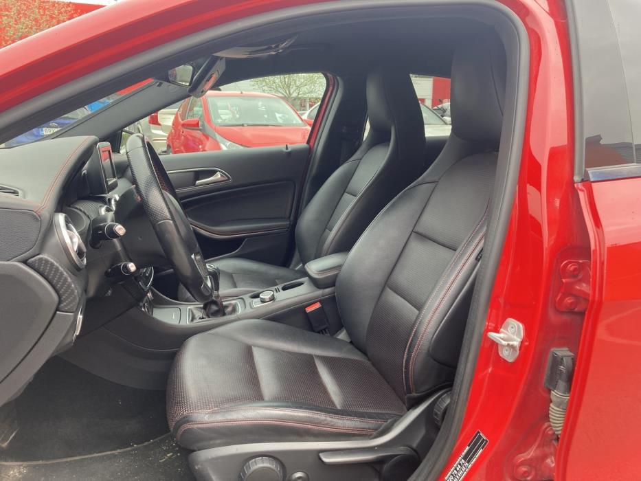 MERCEDES-BENZ A 2015