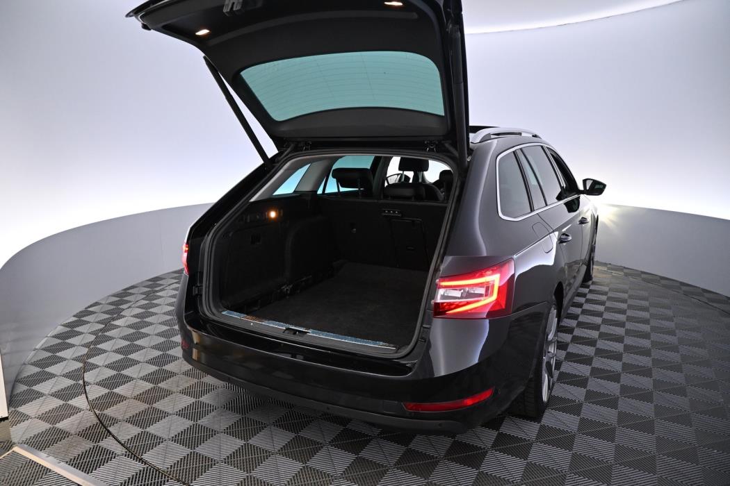 SKODA Superb 2016