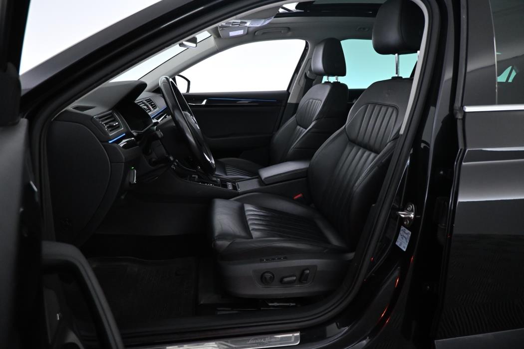SKODA Superb 2016