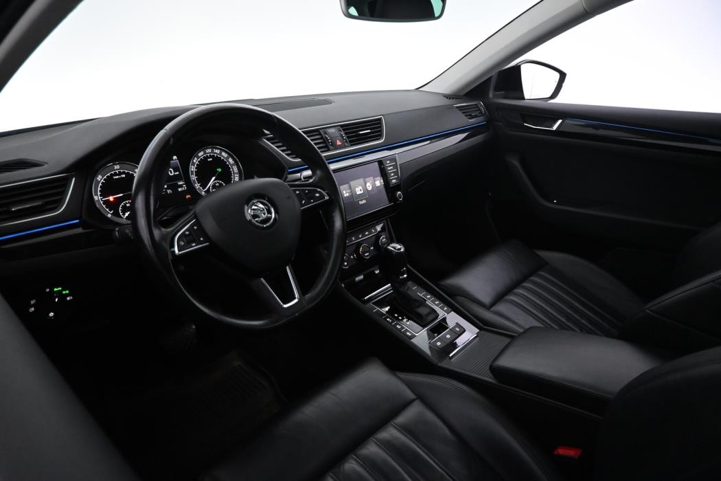SKODA Superb 2016