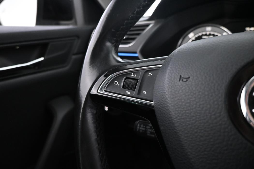 SKODA Superb 2016