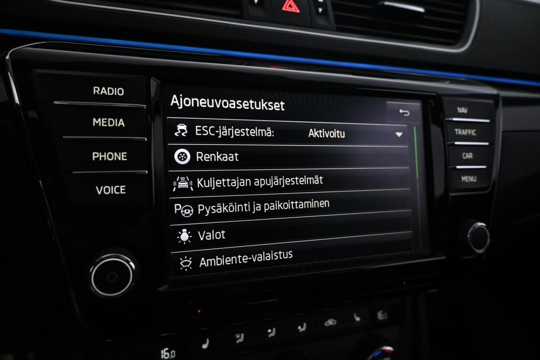 SKODA Superb 2016