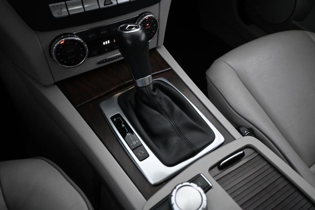 MERCEDES-BENZ C 2012