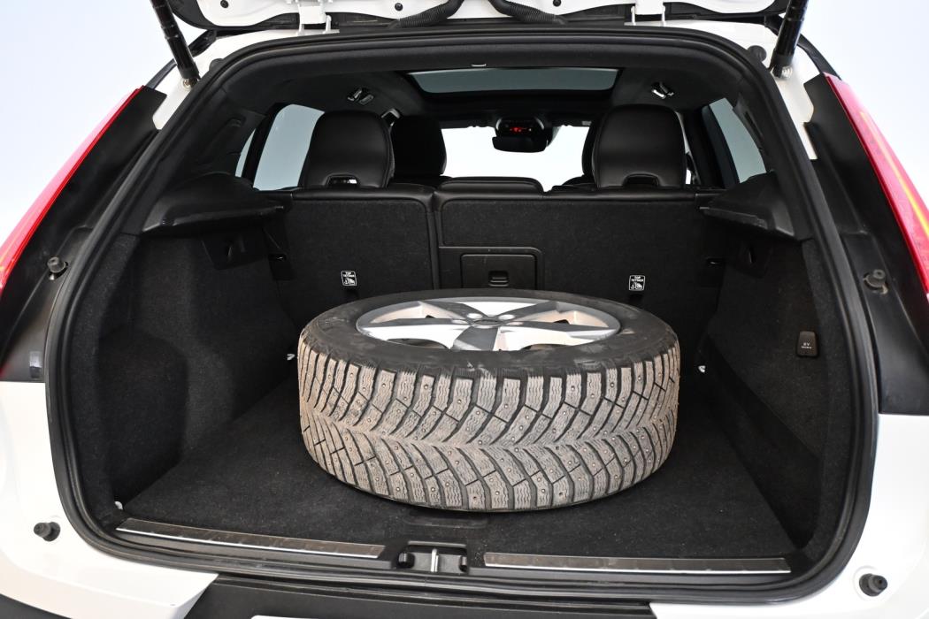 VOLVO XC40 2021