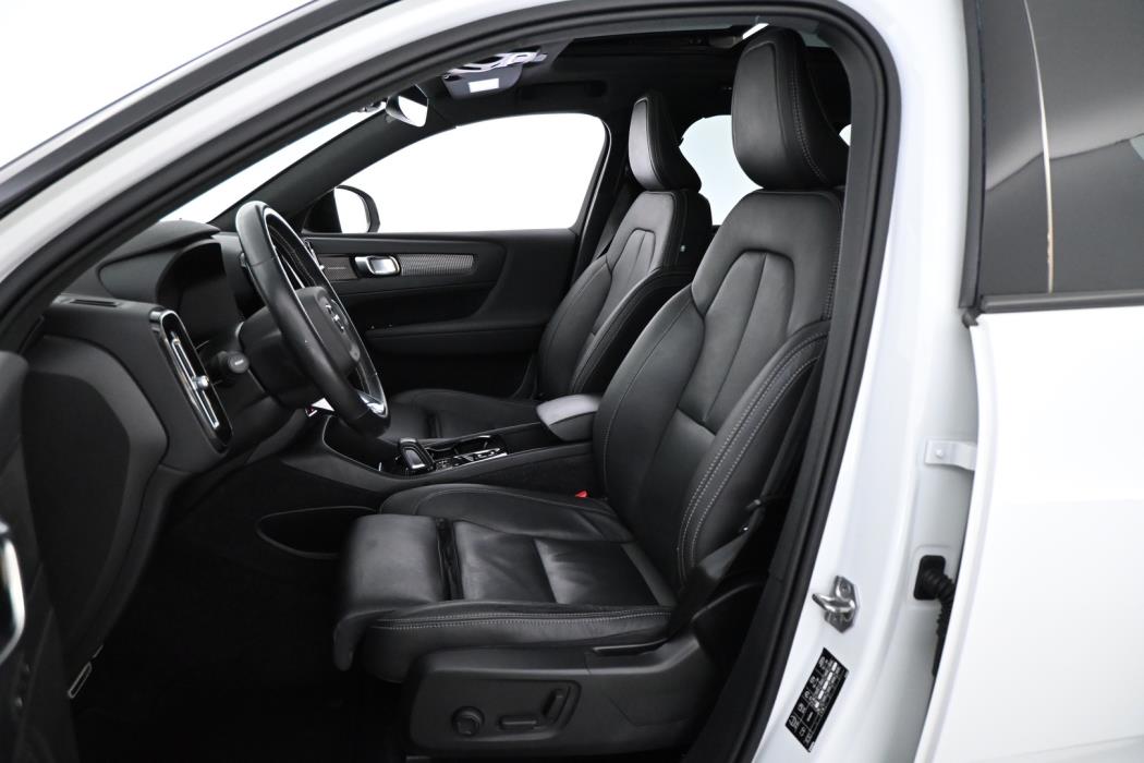 VOLVO XC40 2021