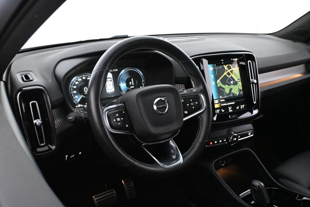 VOLVO XC40 2021