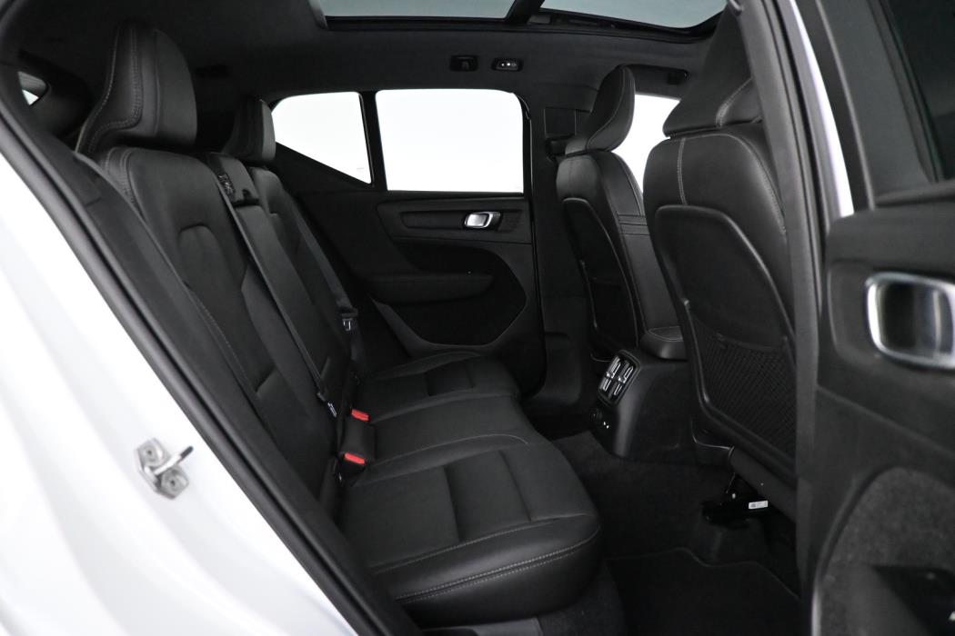 VOLVO XC40 2021