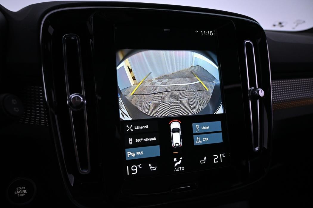 VOLVO XC40 2021