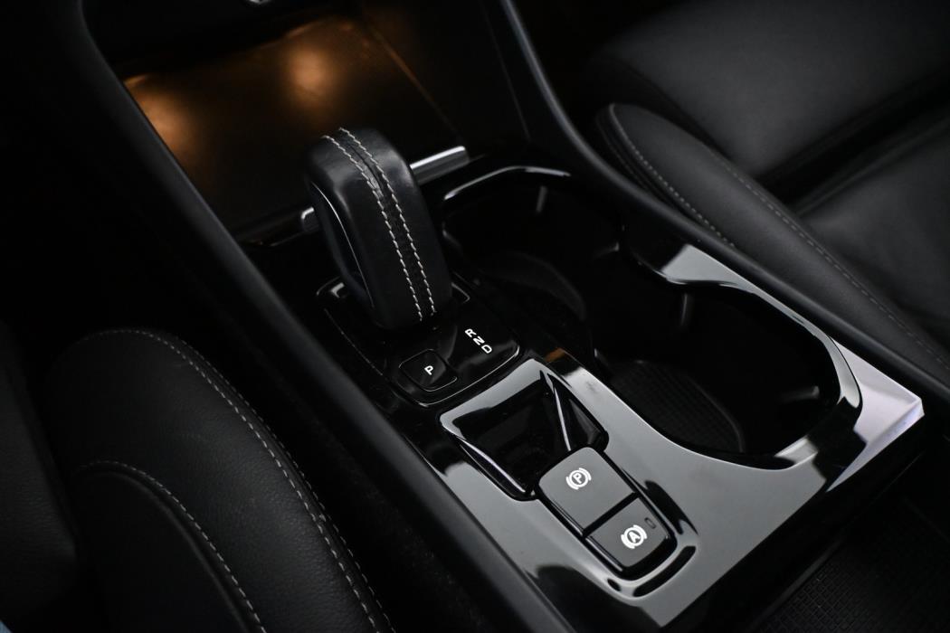 VOLVO XC40 2021