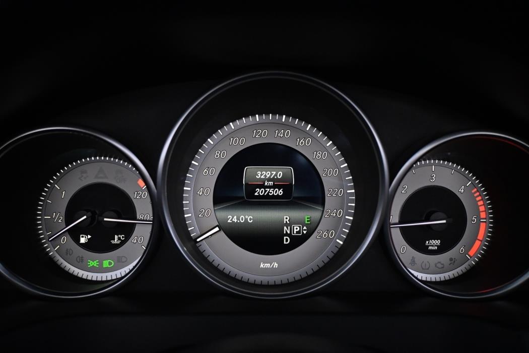 MERCEDES-BENZ E 2013