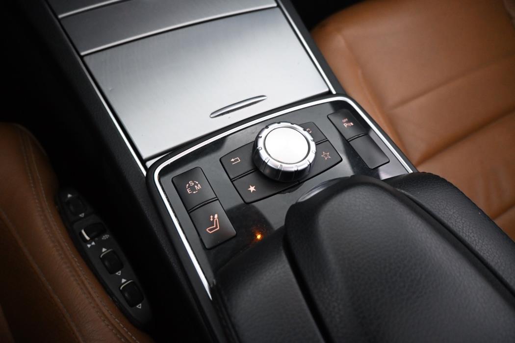 MERCEDES-BENZ E 2013