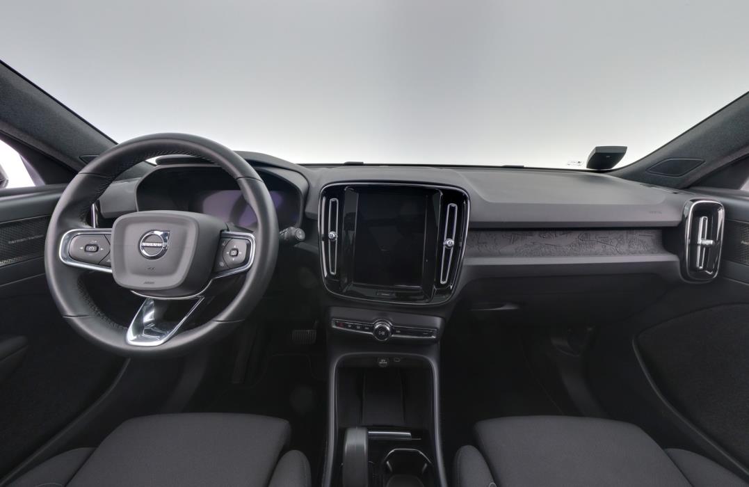 VOLVO XC40 2023