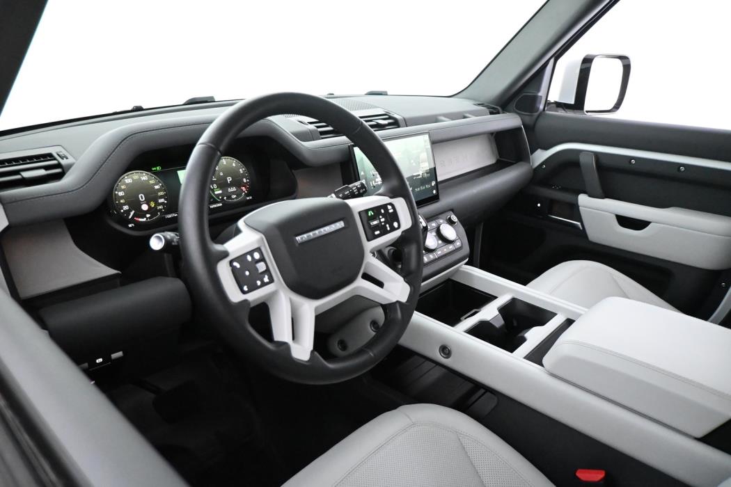 LAND ROVER Defender 2025