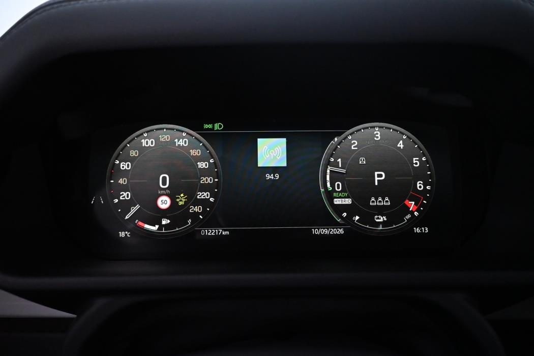 LAND ROVER Defender 2025