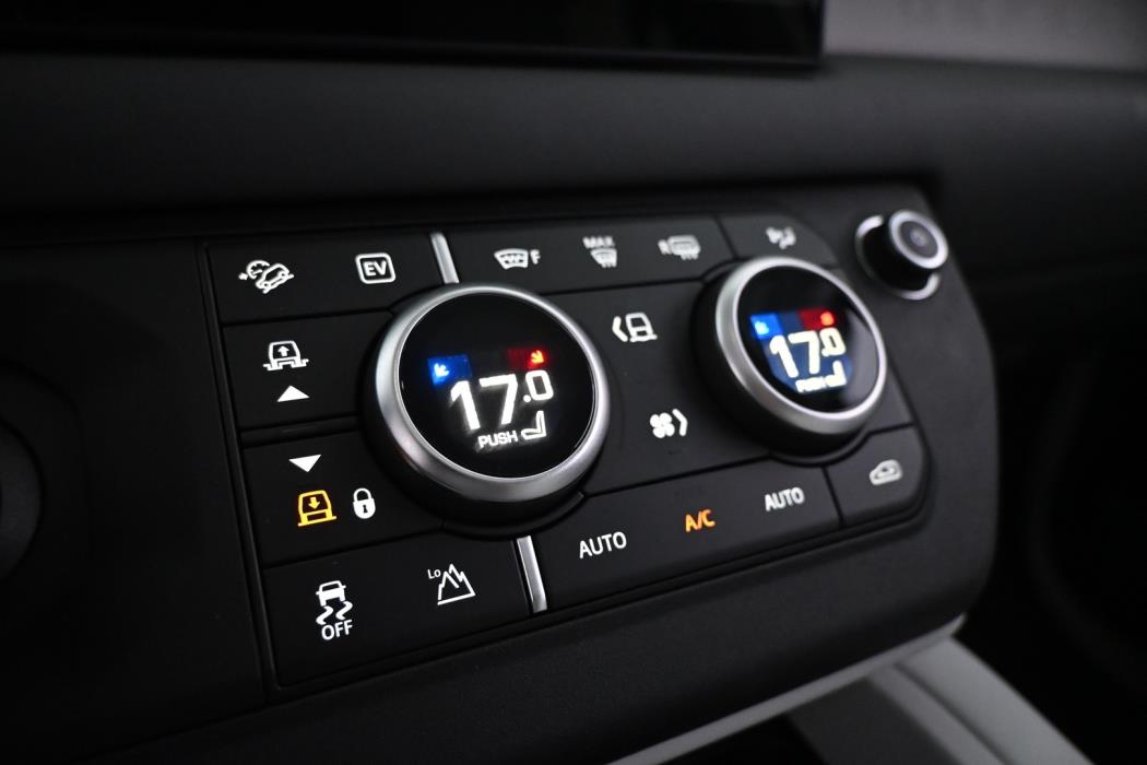 LAND ROVER Defender 2025