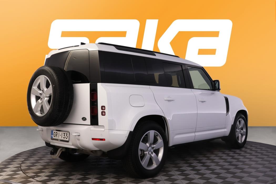 LAND ROVER Defender 2025